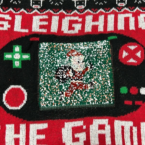 Silly Christmas sweater: gaming - Picture 2 of 7